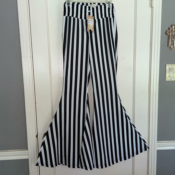 NWT Turquoise Haven Black Striped Wide Bell Bottom - Picture 1 of 15